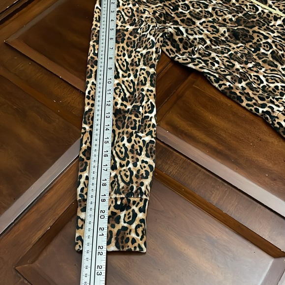 Women’s size petite medium onque casual leopard print jacket - Picture 7 of 8